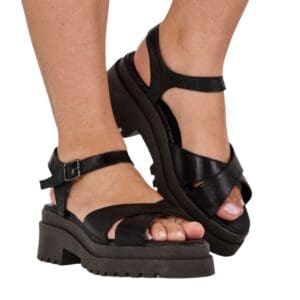 Sandália Plataforma em Couro