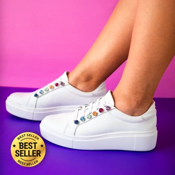 Tênis em Couro com Pedraria - Benini Shoes - Modelo BEST-SELLER da loja.