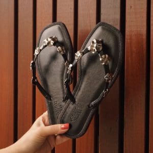 Chinelo Cecília Preto